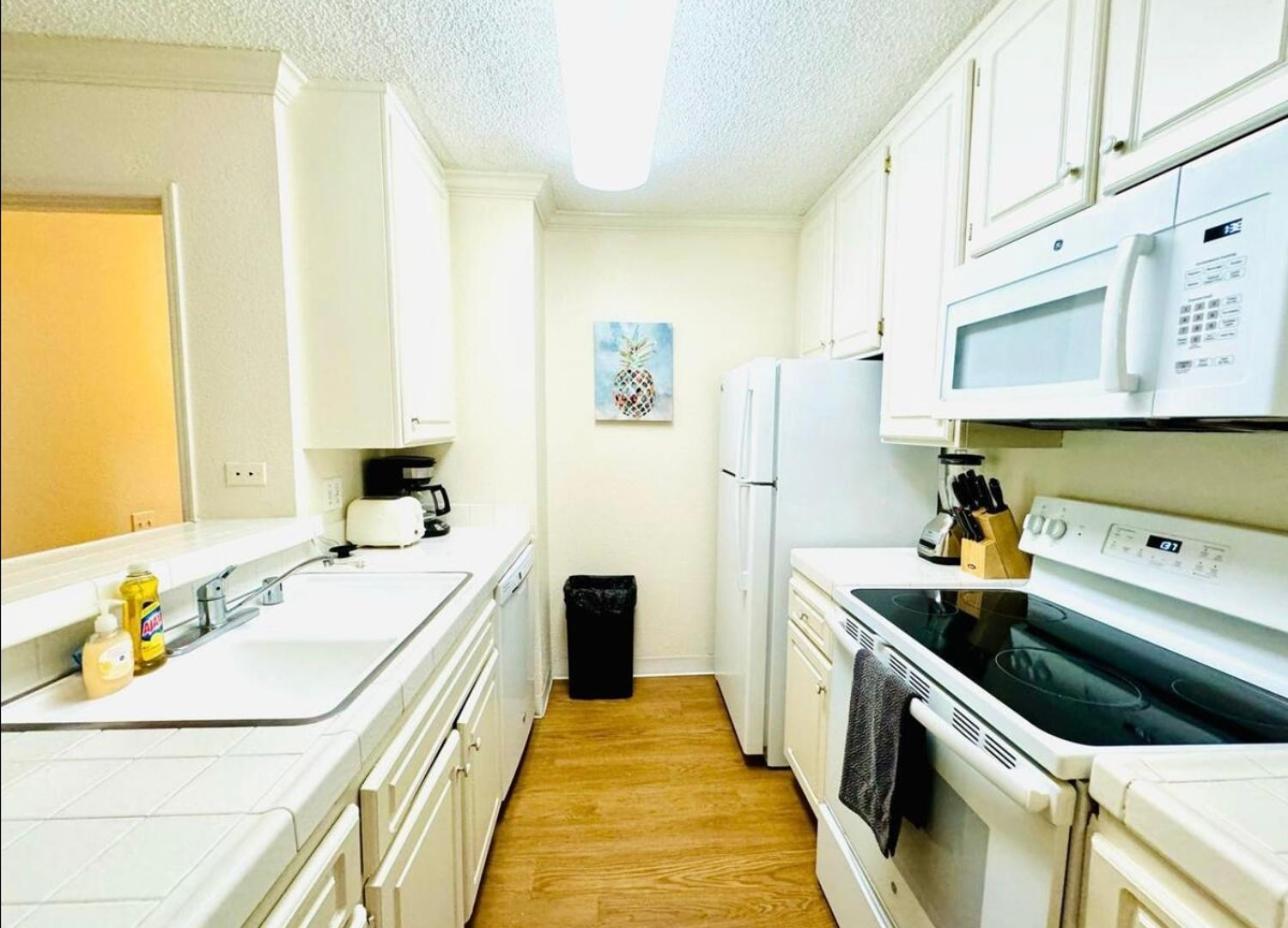 Marina Breeze 2 Bedroom Apt With 2 Bathroom