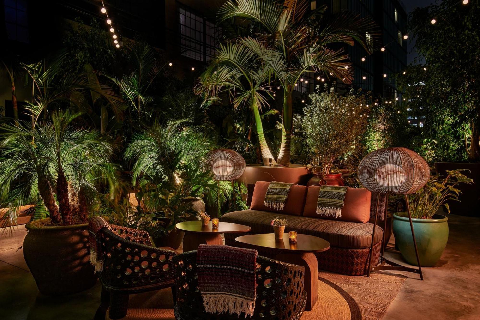 Hollywood Volume, A Tribute Portfolio 4* Los Angeles