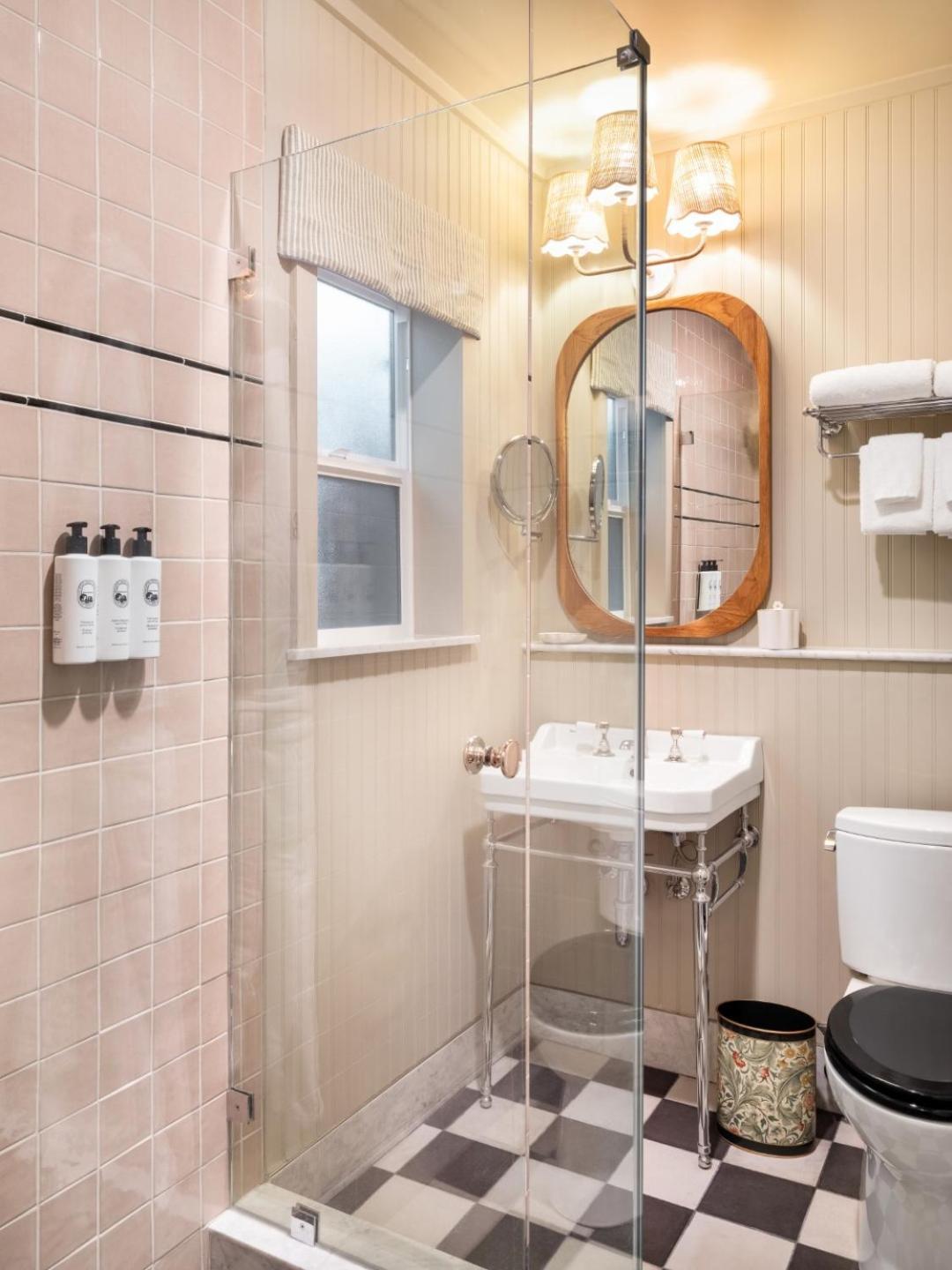 Le Petit Pali Brentwood Hotel 3*