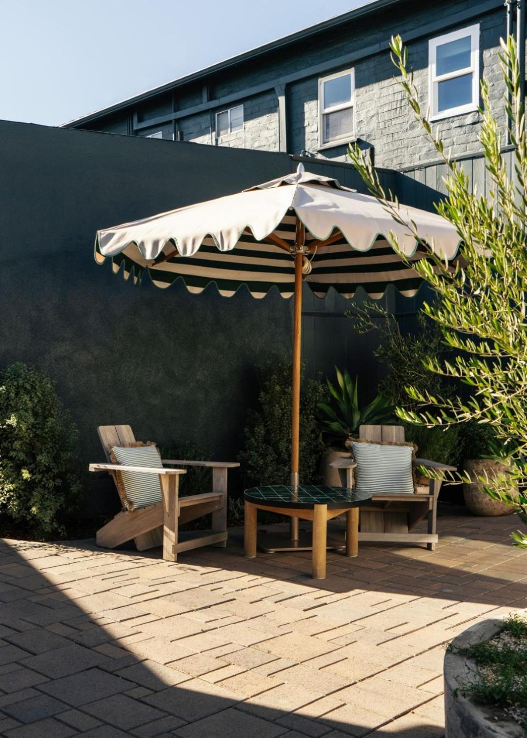 Le Petit Pali Brentwood Hotel Los Angeles