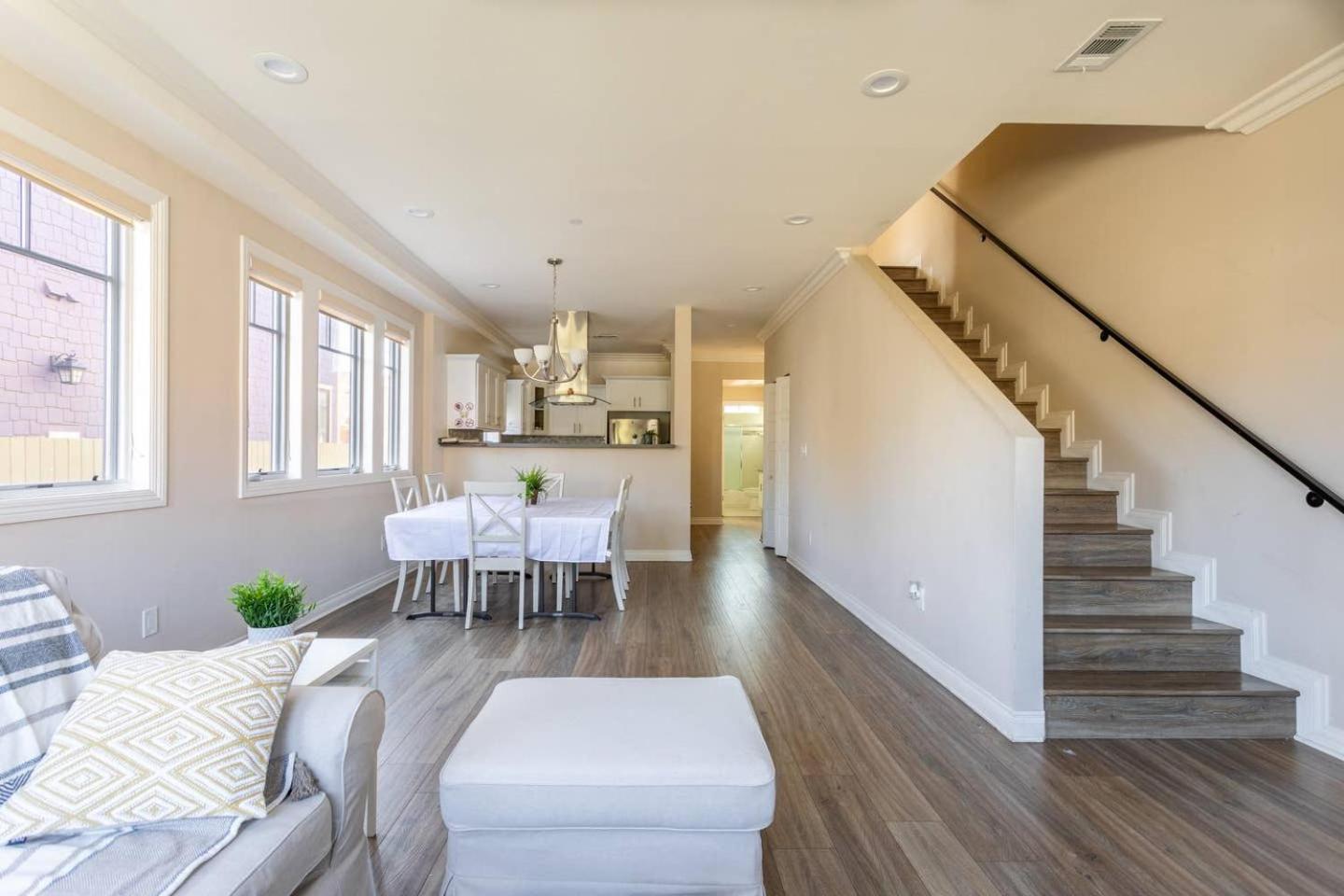 Getaway 4br In The Heart Of La Holiday home Los Angeles