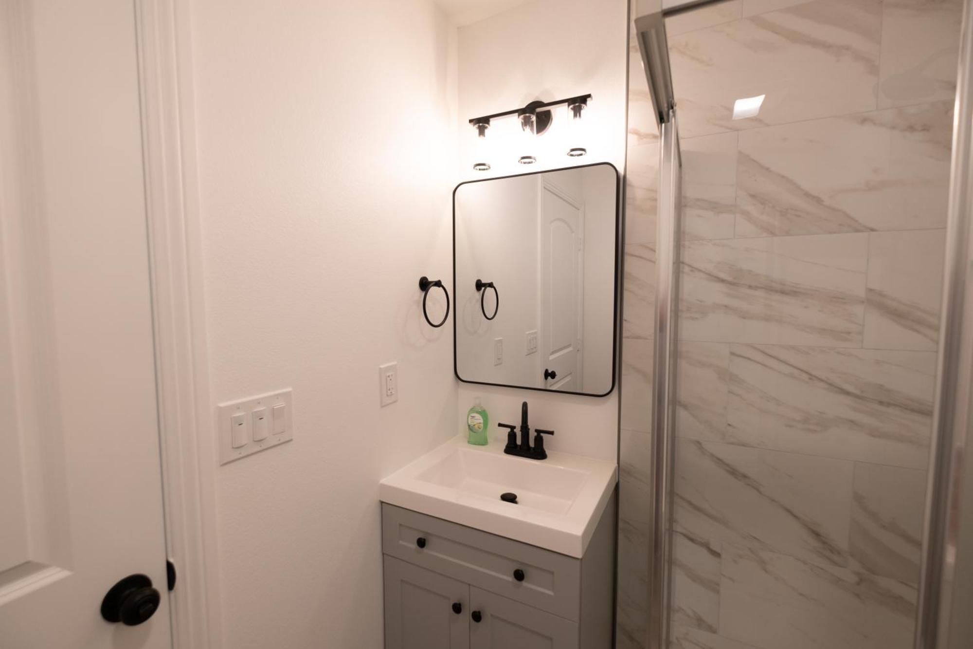 Cozy La Near Usc And Downtown Attractions- Private With Shared Access