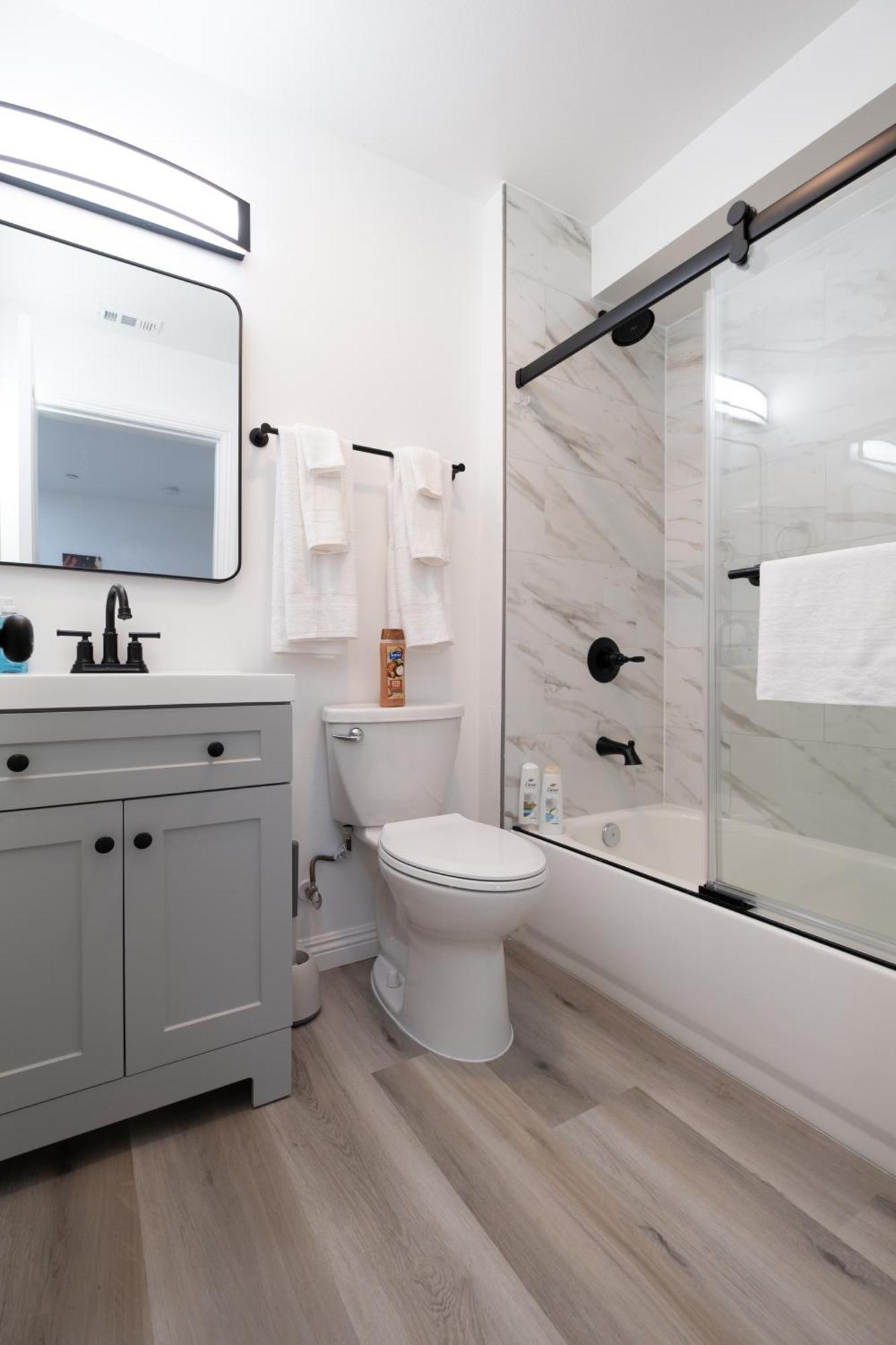 Cozy La Near Usc And Downtown Attractions- Private With Shared Access Hotel