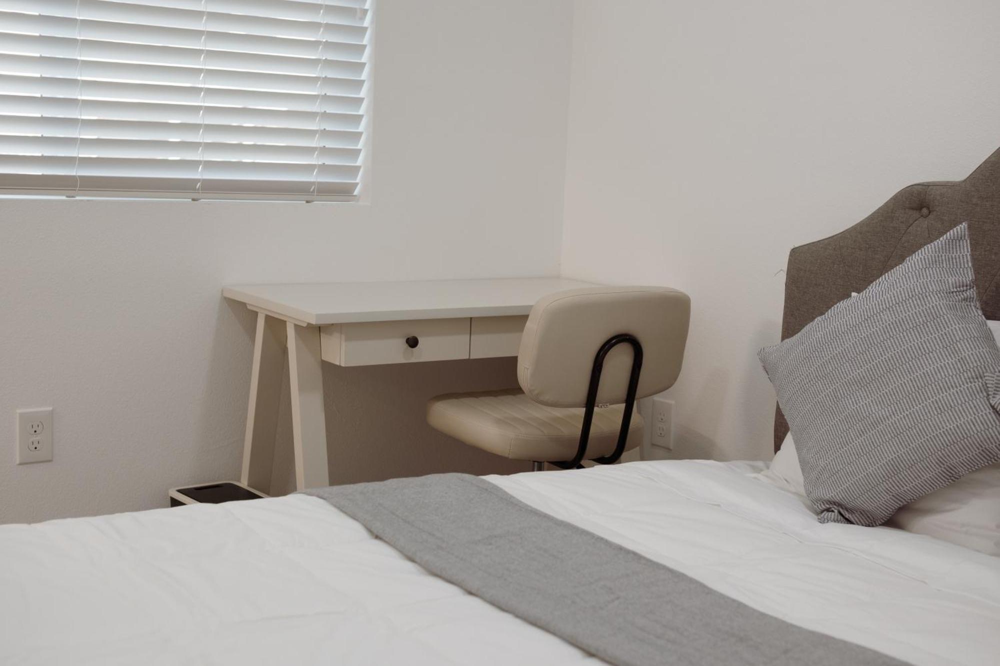 Cozy La Near Usc And Downtown Attractions- Private With Shared Access 4*
