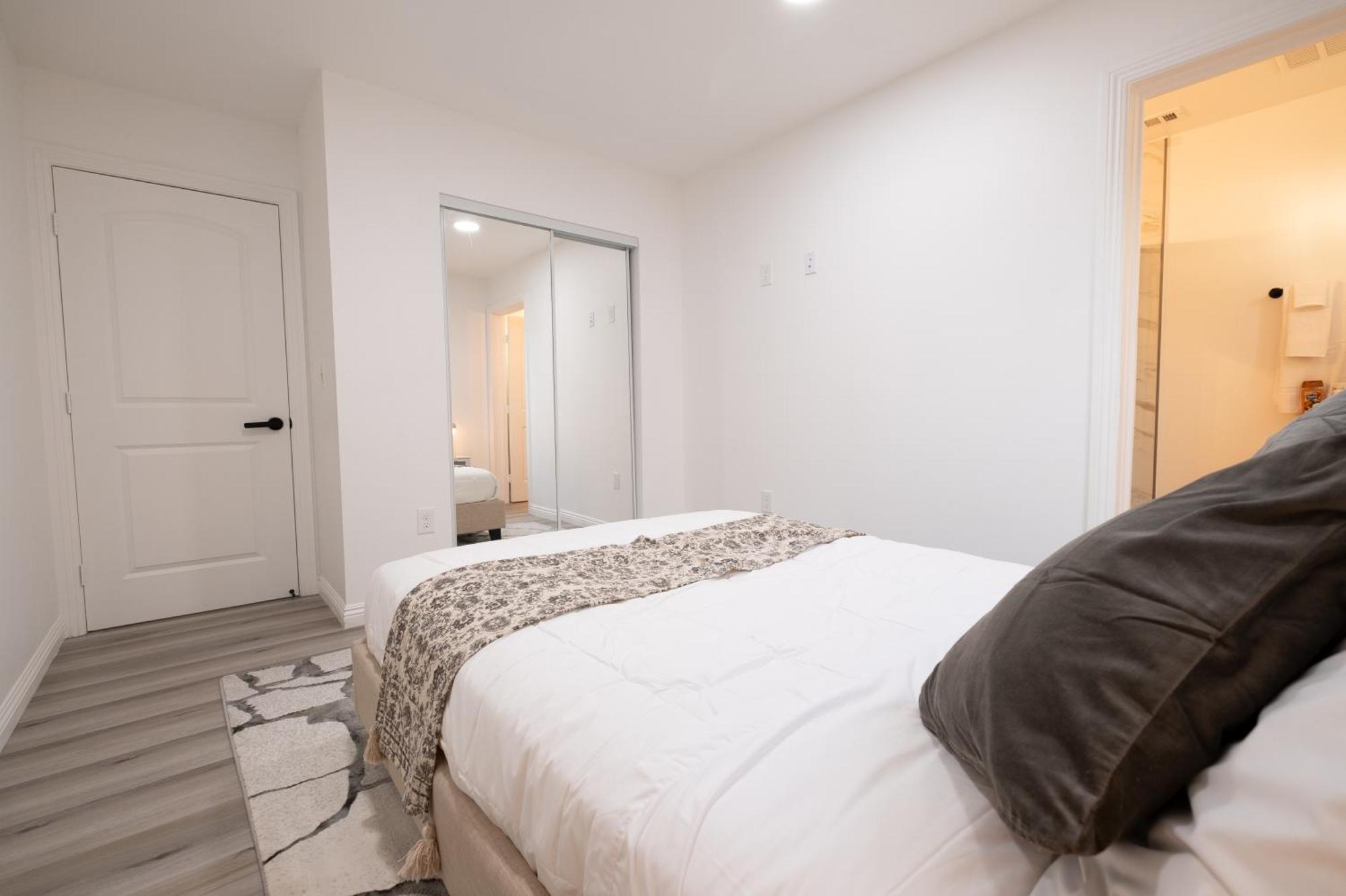 Hotel Cozy La Near Usc And Downtown Attractions- Private With Shared Access