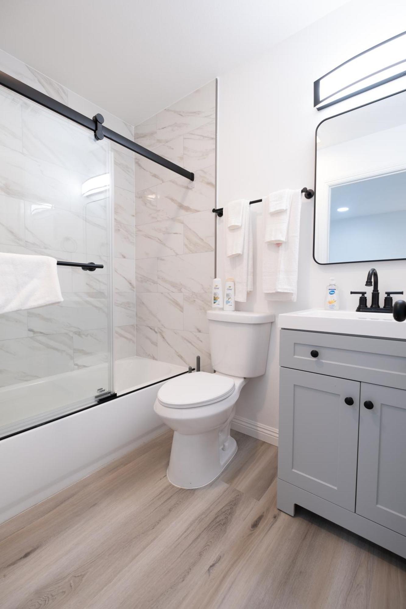 Hotel Cozy La Near Usc And Downtown Attractions- Private With Shared Access Los Angeles