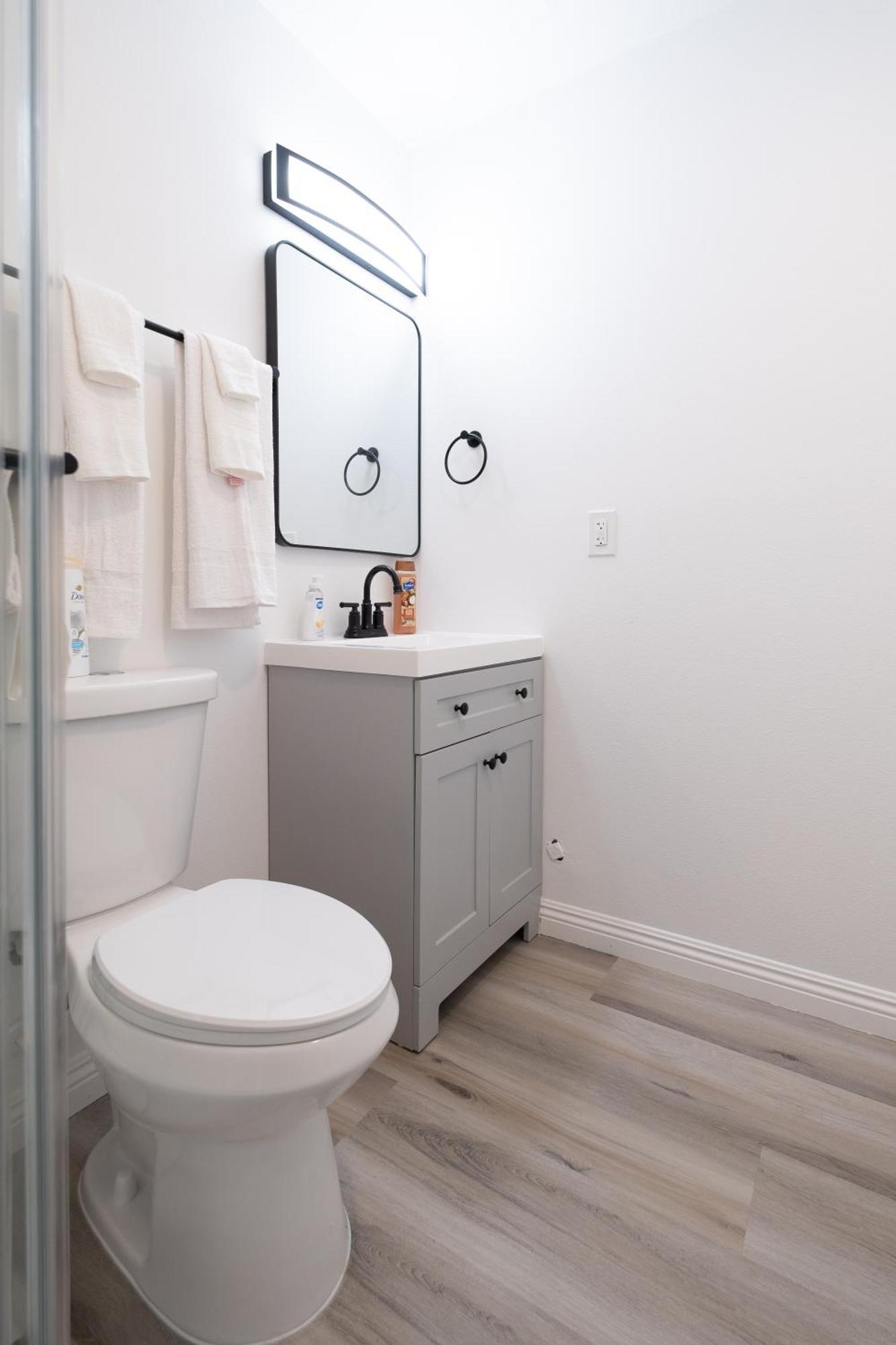 Hotel Cozy La Near Usc And Downtown Attractions- Private With Shared Access