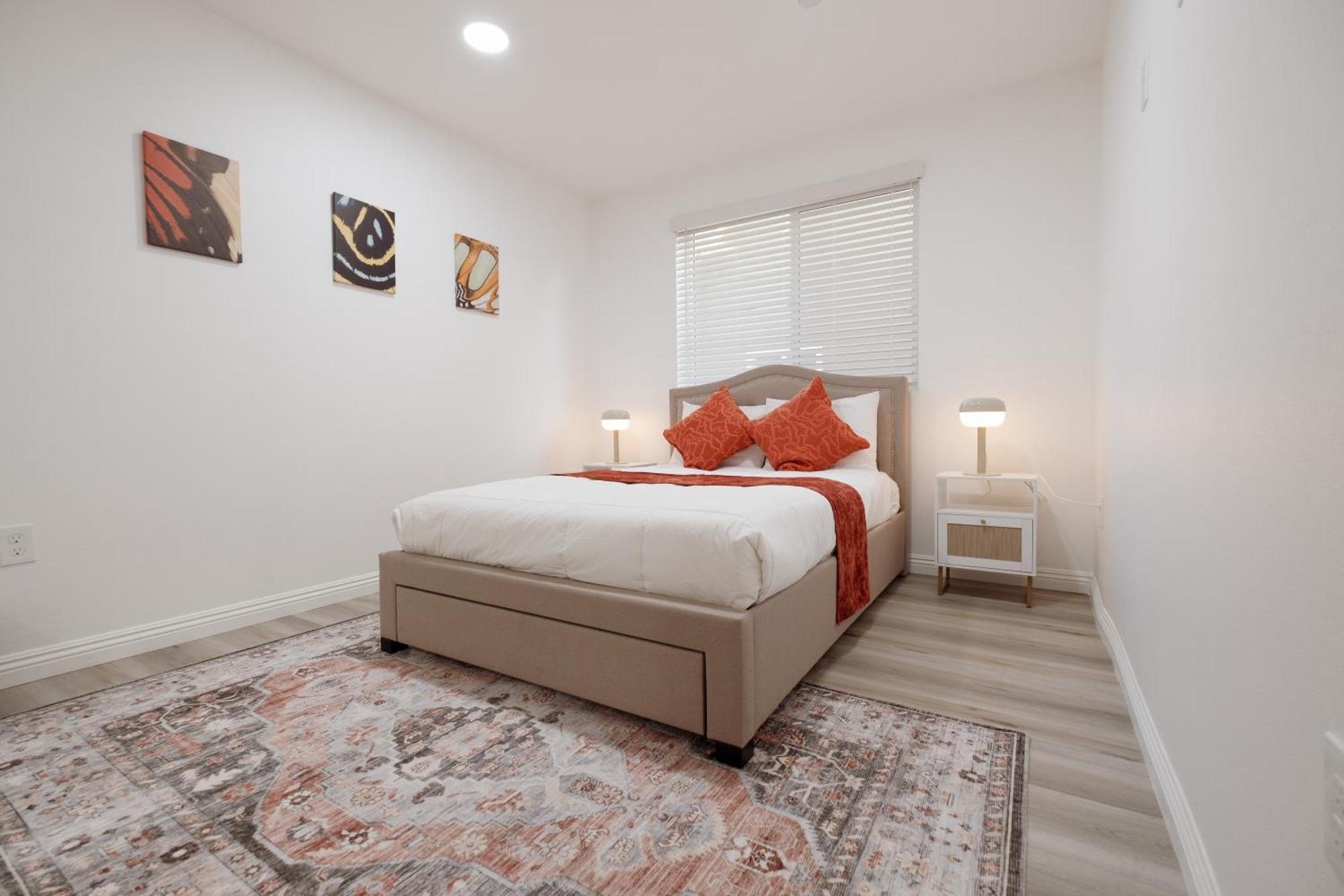 Cozy La Near Usc And Downtown Attractions- Private With Shared Access Hotel 4*
