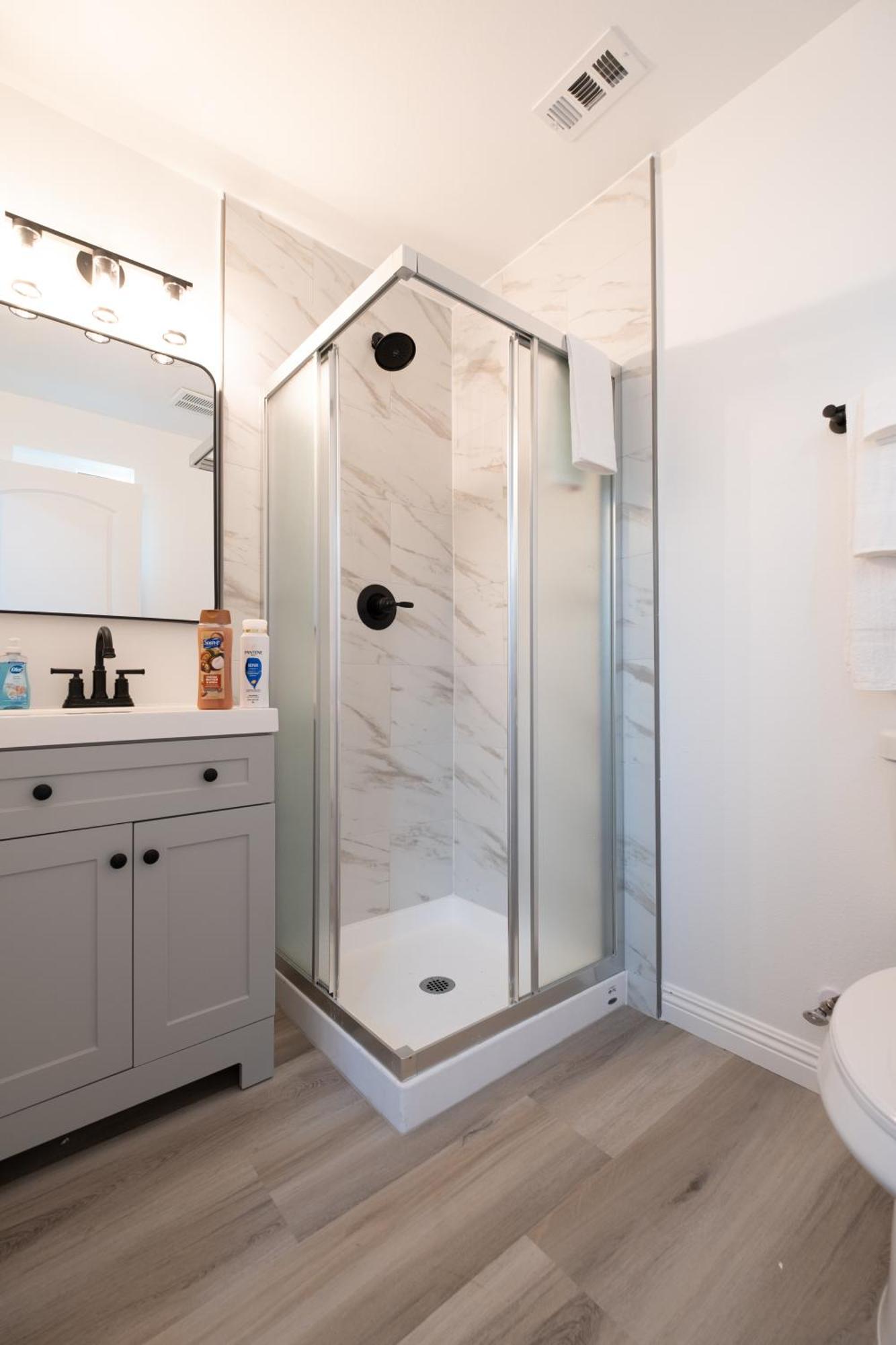 Cozy La Near Usc And Downtown Attractions- Private With Shared Access