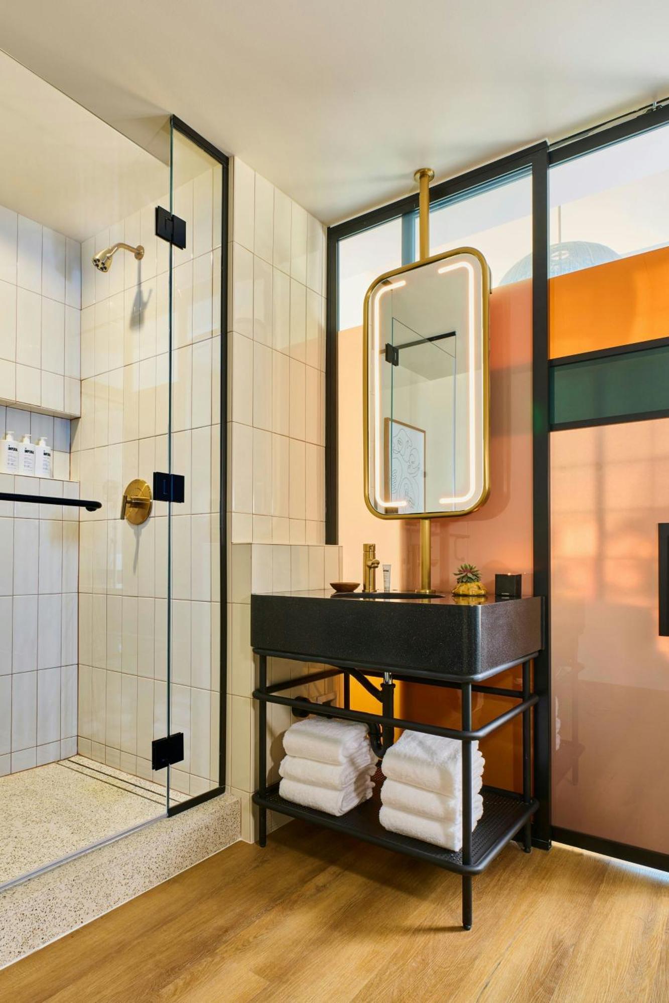 Hollywood Volume, A Tribute Portfolio Hotel 4*