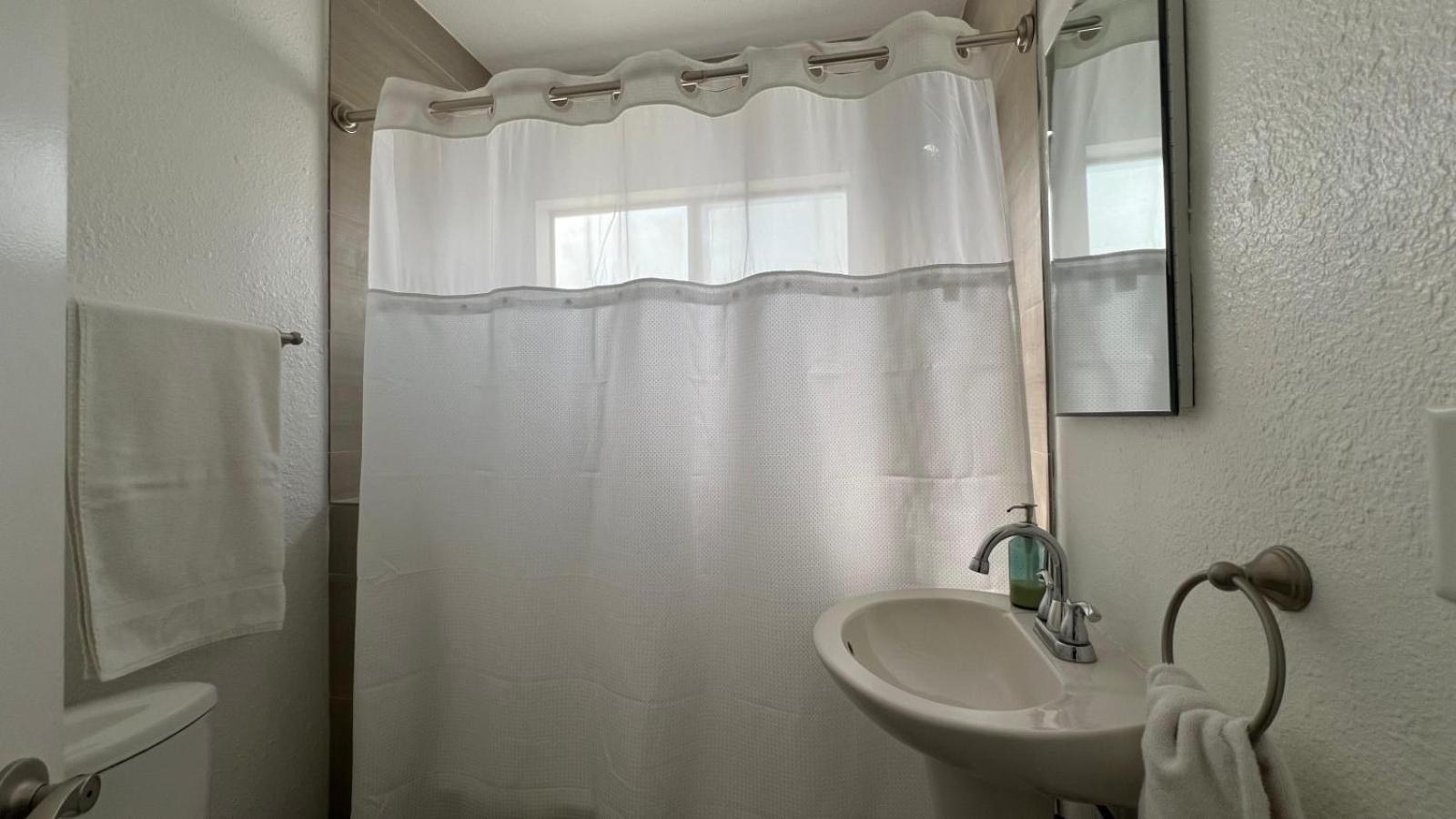 Spacious 3br 3ba Private Yard In Culver Holiday home *