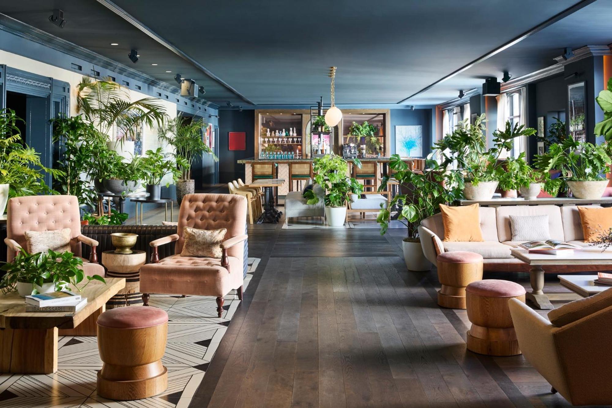 The Aster 5* Los Angeles