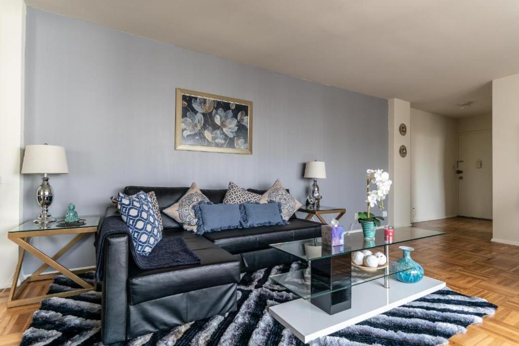Apartment Large Cozy With Beautiful Views Near The Grove