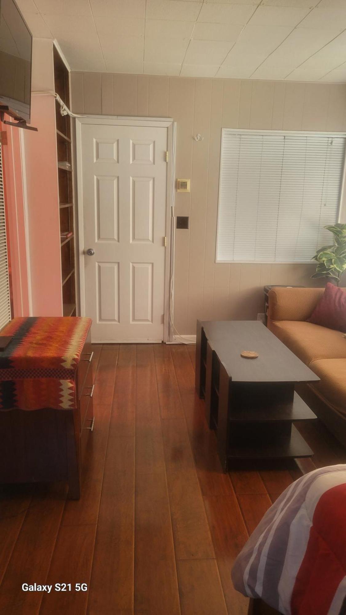 Hospedagem domiciliar Woodland Hills Priced *