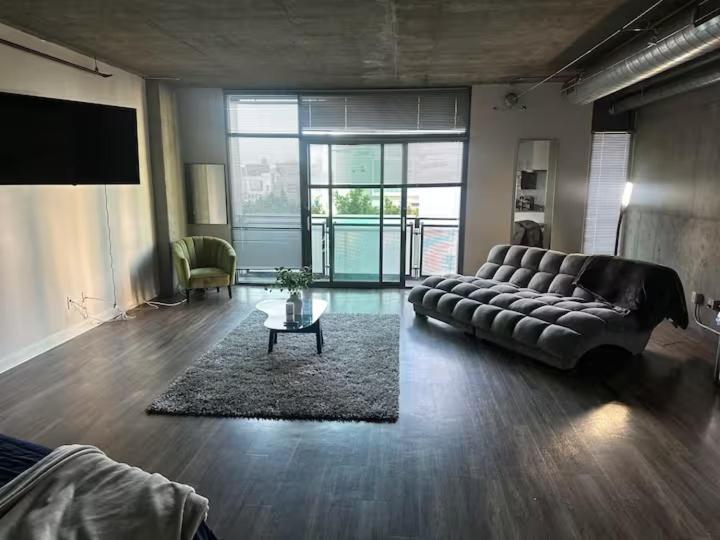 Downtown La Loft Oasis Artsy Central Located Apartment