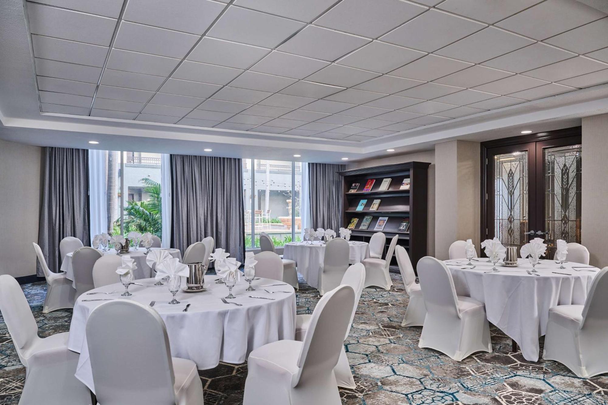 Doubletree By Hilton Chatsworth 3* Los Angeles