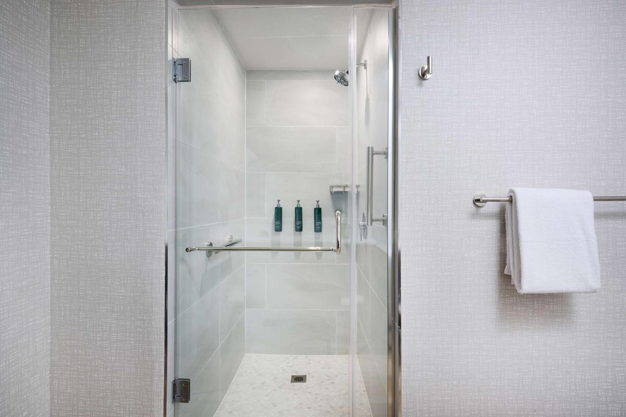 Doubletree By Hilton Chatsworth Hotel Los Angeles
