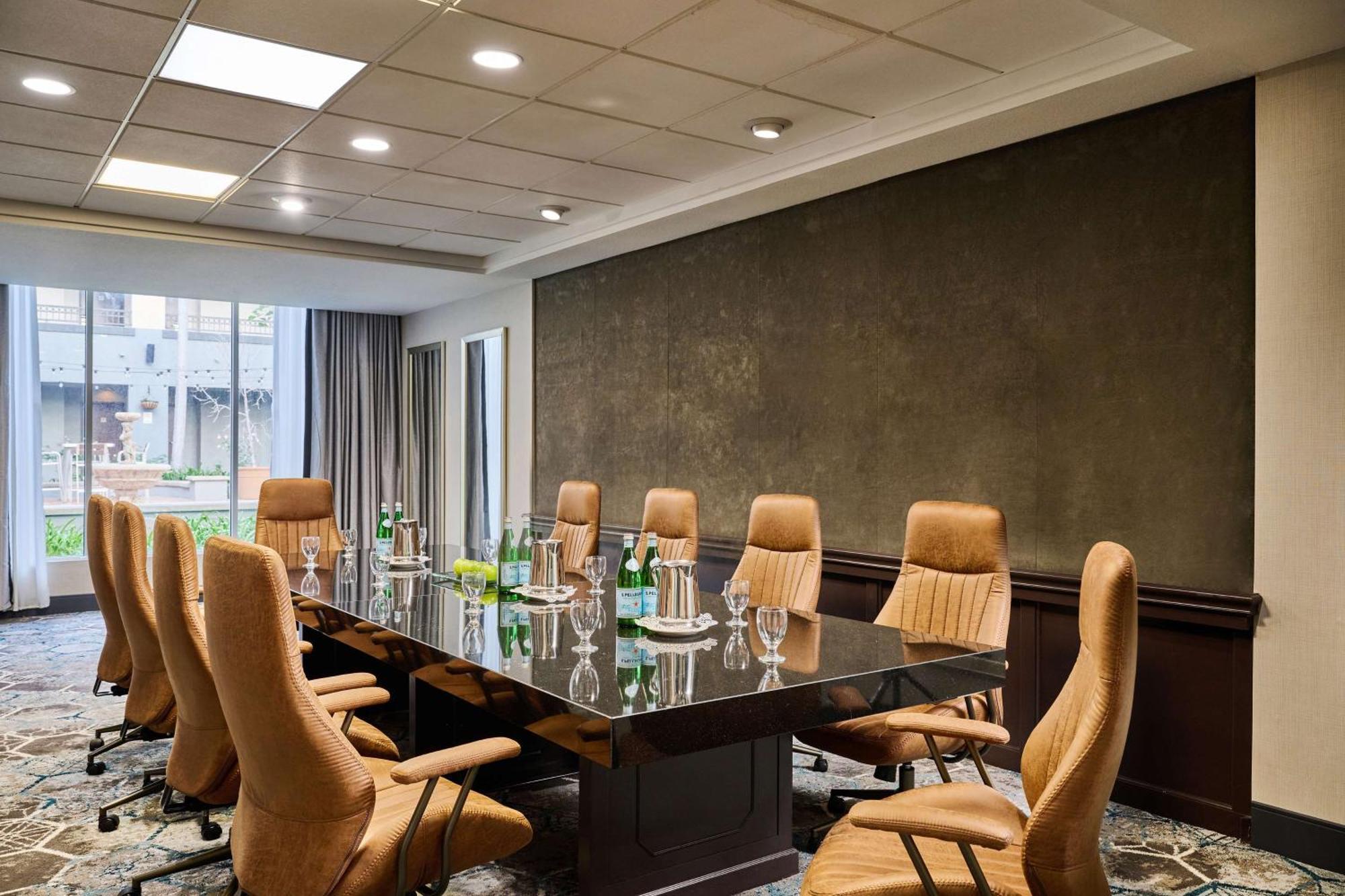 Doubletree By Hilton Chatsworth 3*