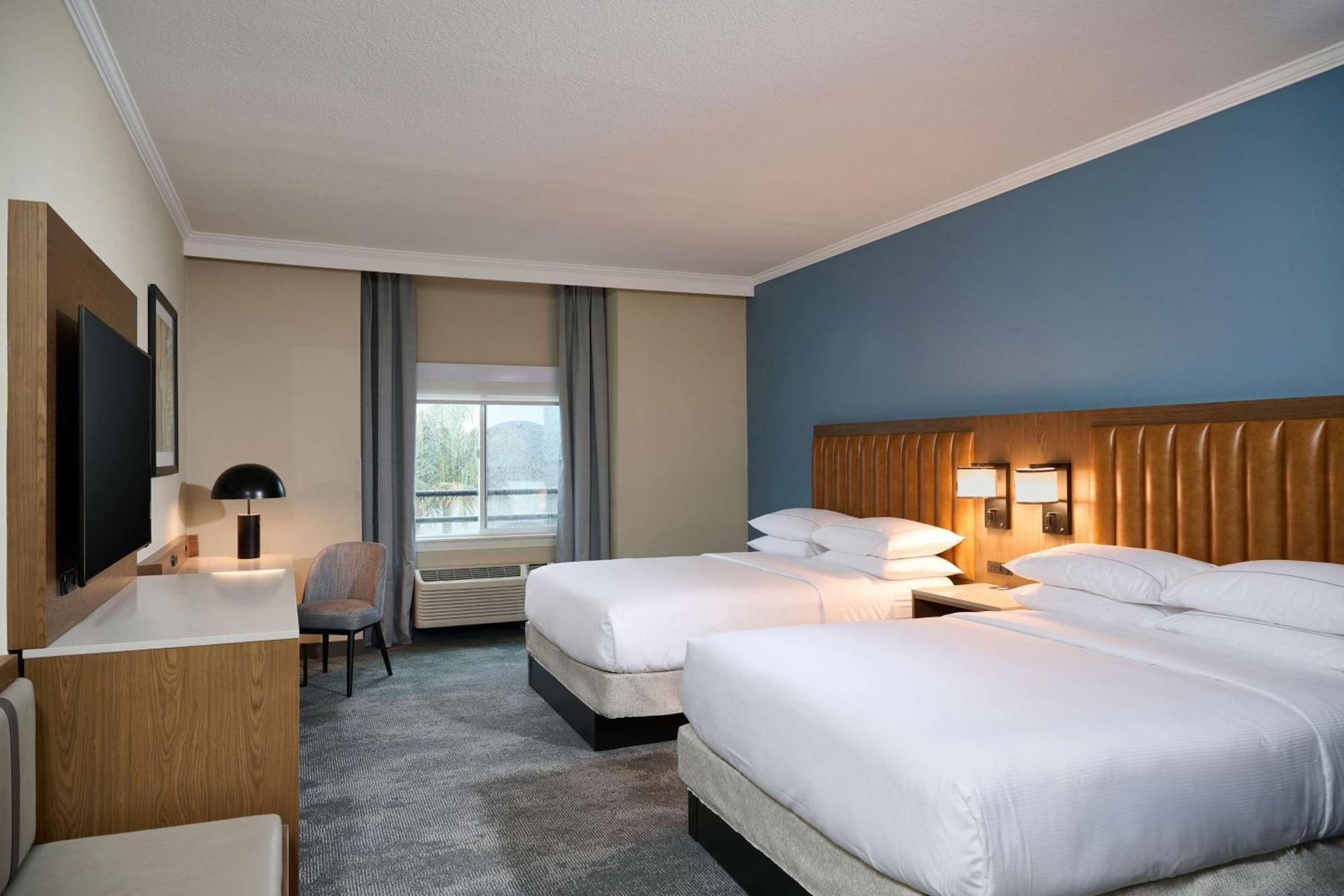 Hotel Doubletree By Hilton Chatsworth