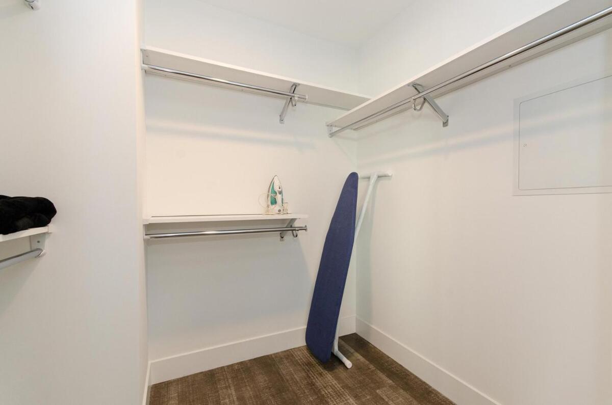 Beautiful 3br High Risepool, Rooftop Views