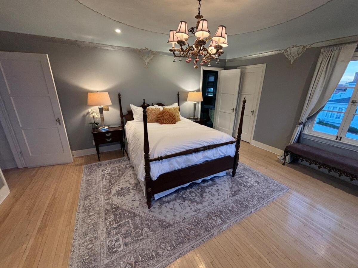 Spanishfairytale4bd3ba * Los Angeles
