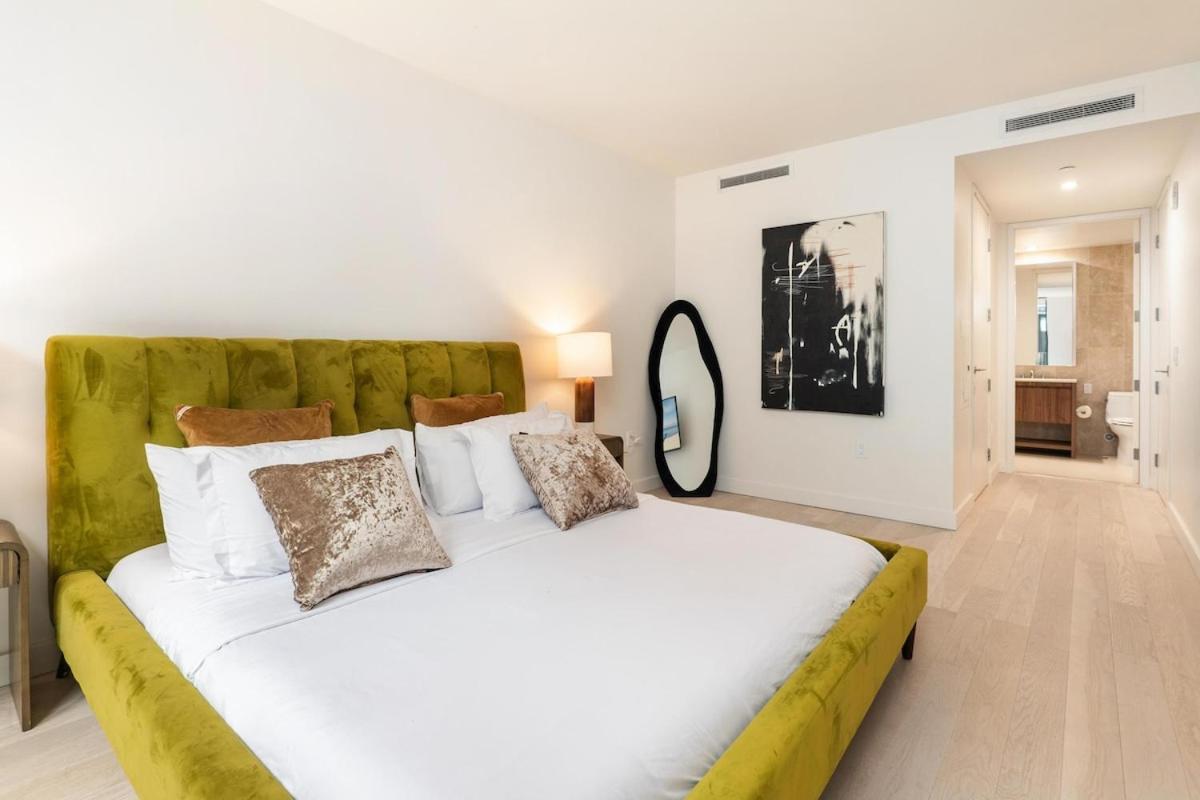Luxurious 2-bedroom Retreat In Santa Monica Apartment