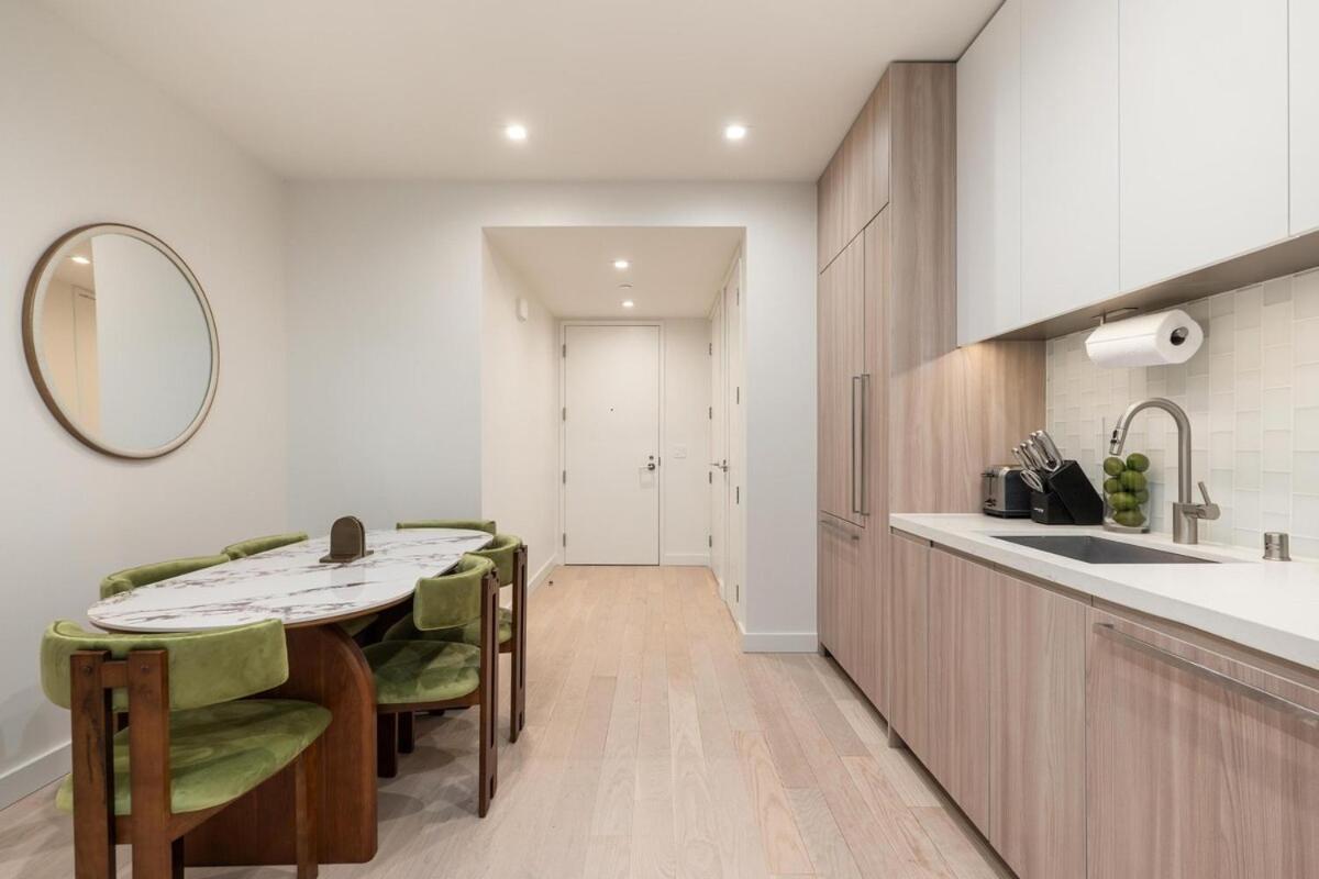 Apartment Luxurious 2-bedroom Retreat In Santa Monica Los Angeles