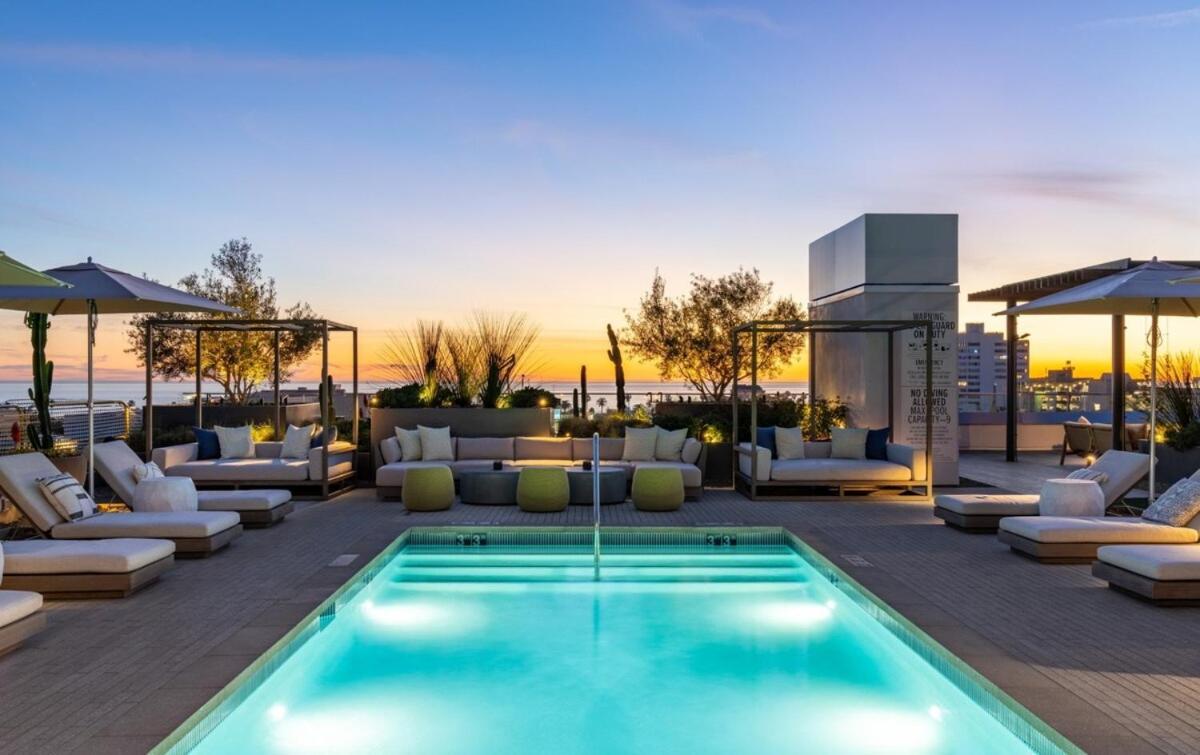 Apartment Luxurious 2-bedroom Retreat In Santa Monica