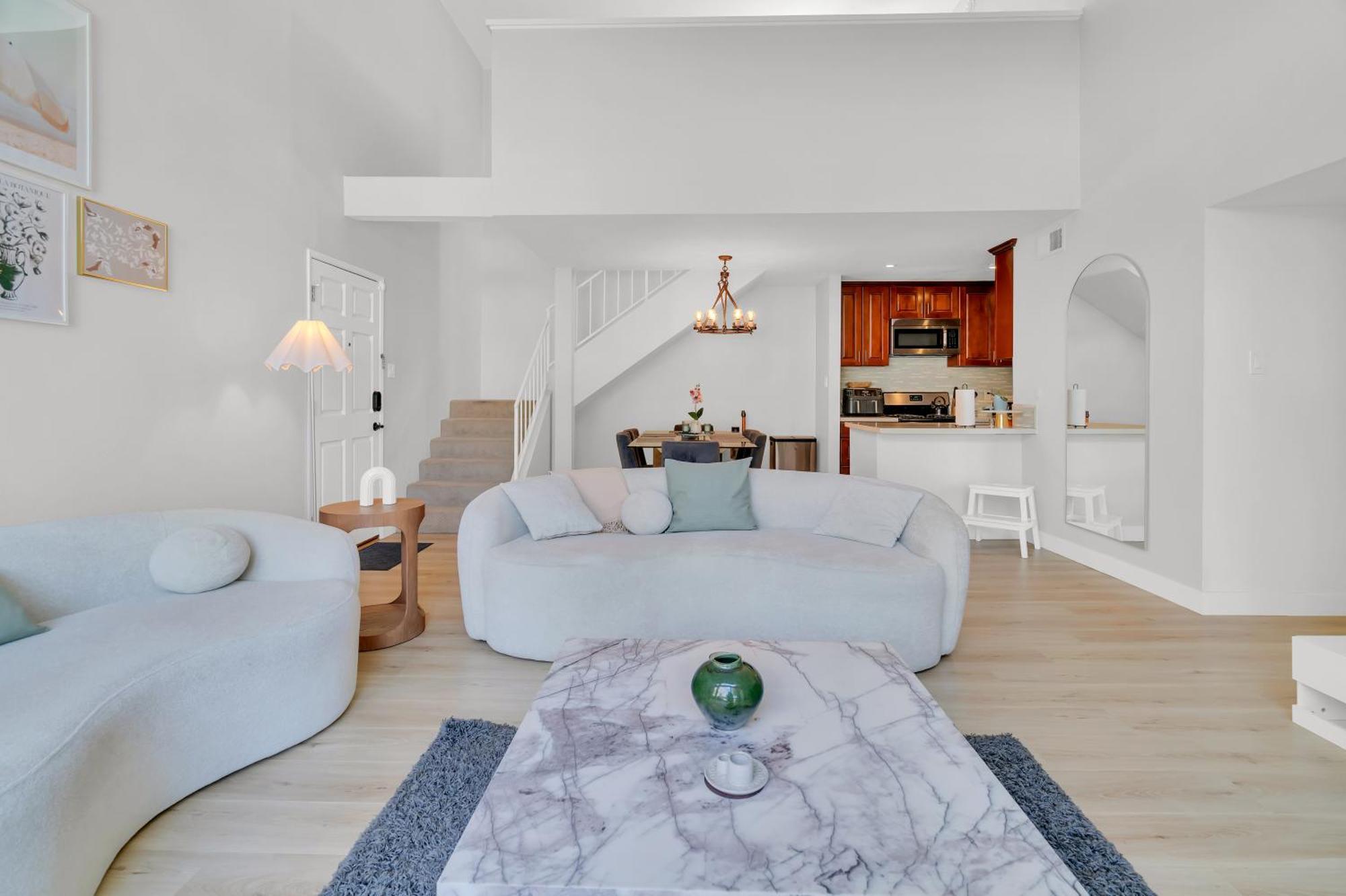 Apartment High Ceilings 3br With Loft-2 Baths Pool & Jacuzzi