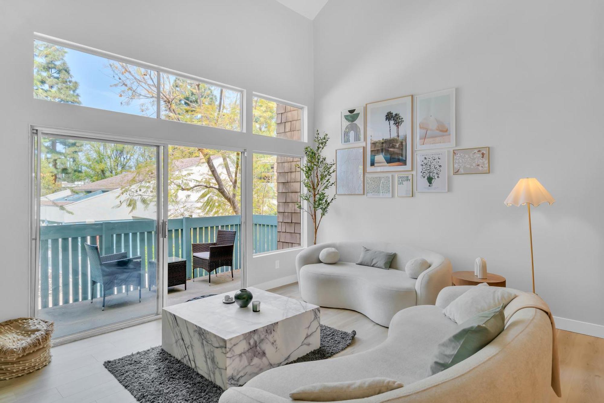 Apartment High Ceilings 3br With Loft-2 Baths Pool & Jacuzzi Los Angeles