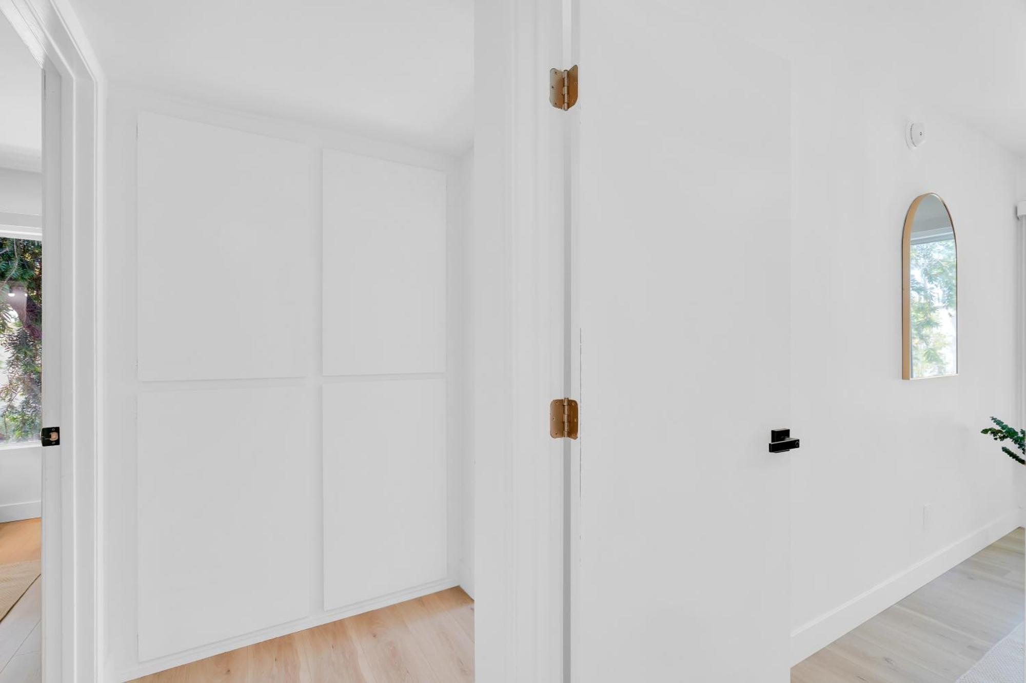 High Ceilings 3br With Loft-2 Baths Pool & Jacuzzi * Los Angeles