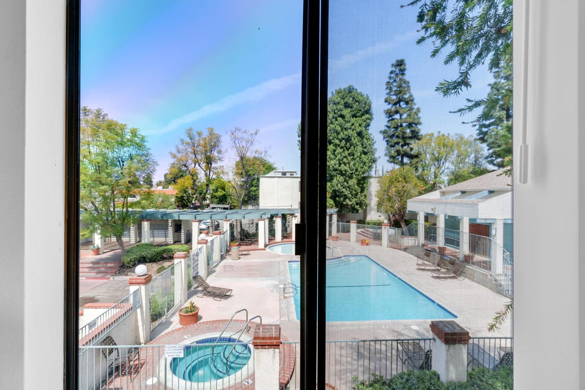 Apartment High Ceilings 3br With Loft-2 Baths Pool & Jacuzzi