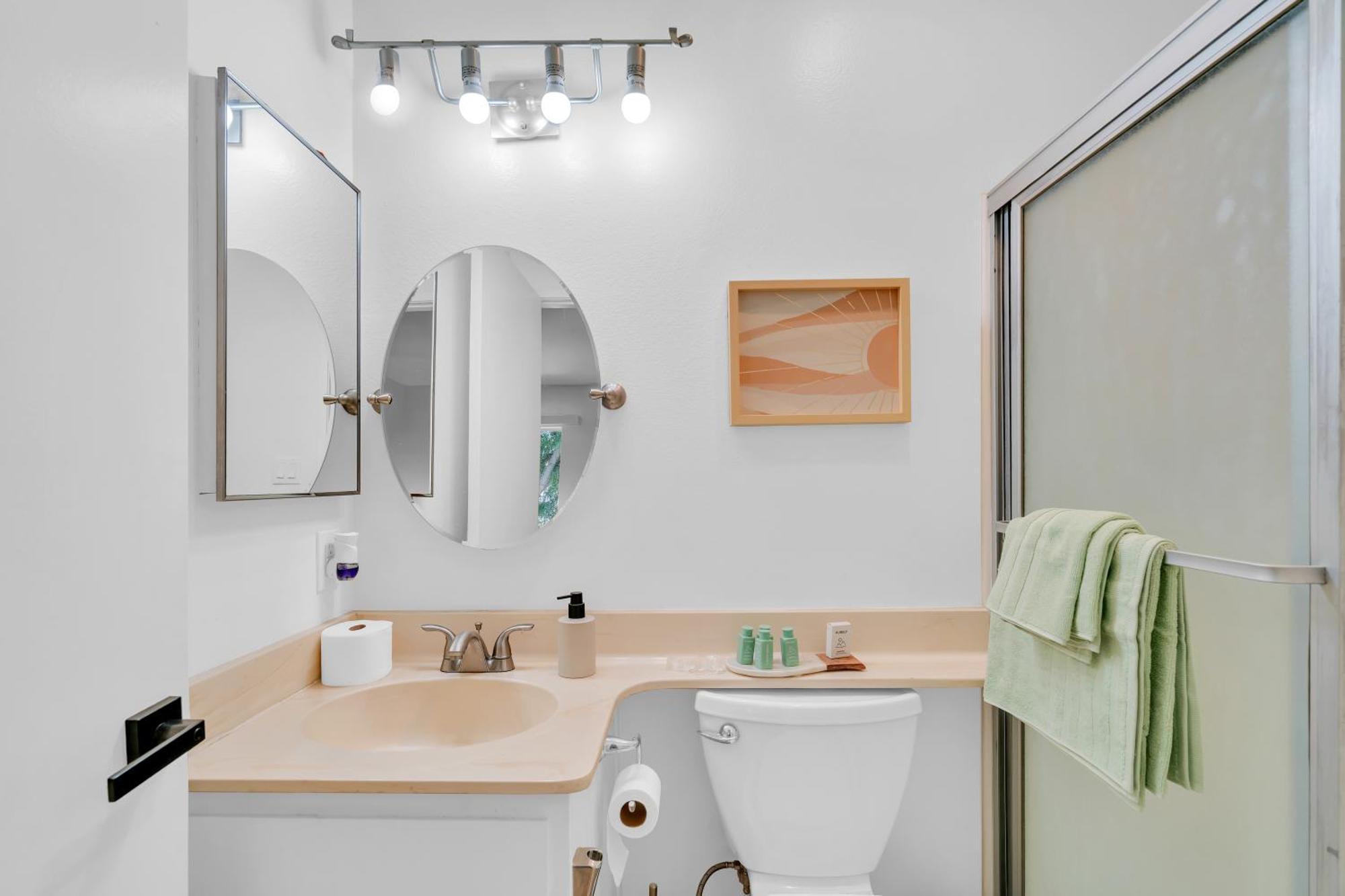 Apartment High Ceilings 3br With Loft-2 Baths Pool & Jacuzzi *