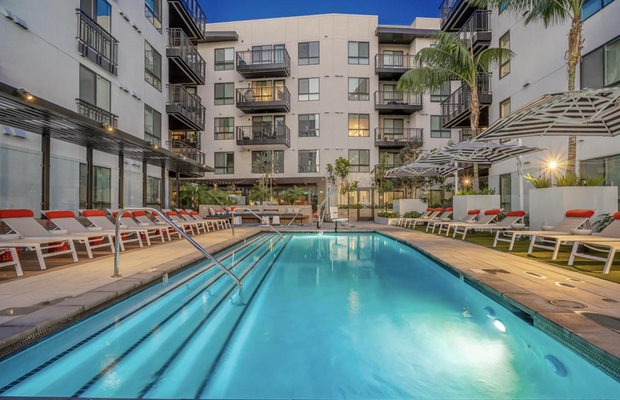Sunset Lounge On Sunset Blvd With Pool & Jacuzzi Apartment