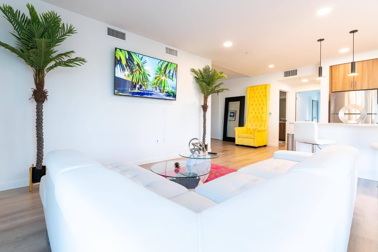 Sunset Lounge On Sunset Blvd With Pool & Jacuzzi * Los Angeles