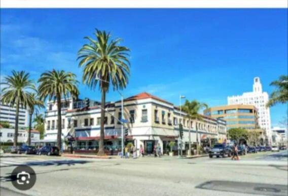 By The Coast Living In Santa Monica Pier Promenade * Los Angeles