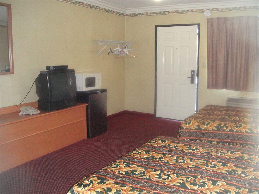 Harbor Motel 2*