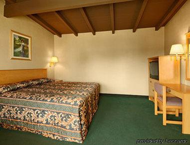 Hotel Super 8 By Wyndham Los Angeles-culver City Area Los Angeles