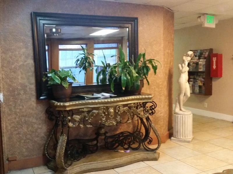 Monterey Dream Hotel 4*