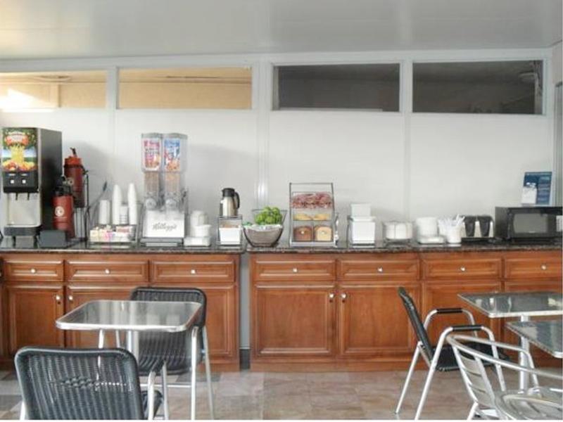 Super 8 By Wyndham Los Angeles-culver City Area Los Angeles