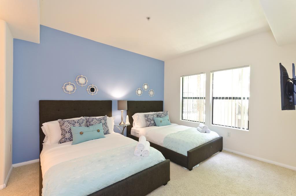 Popular Downtown La Bellagio Apartment