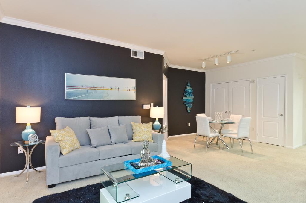 Popular Downtown La Bellagio Apartment
