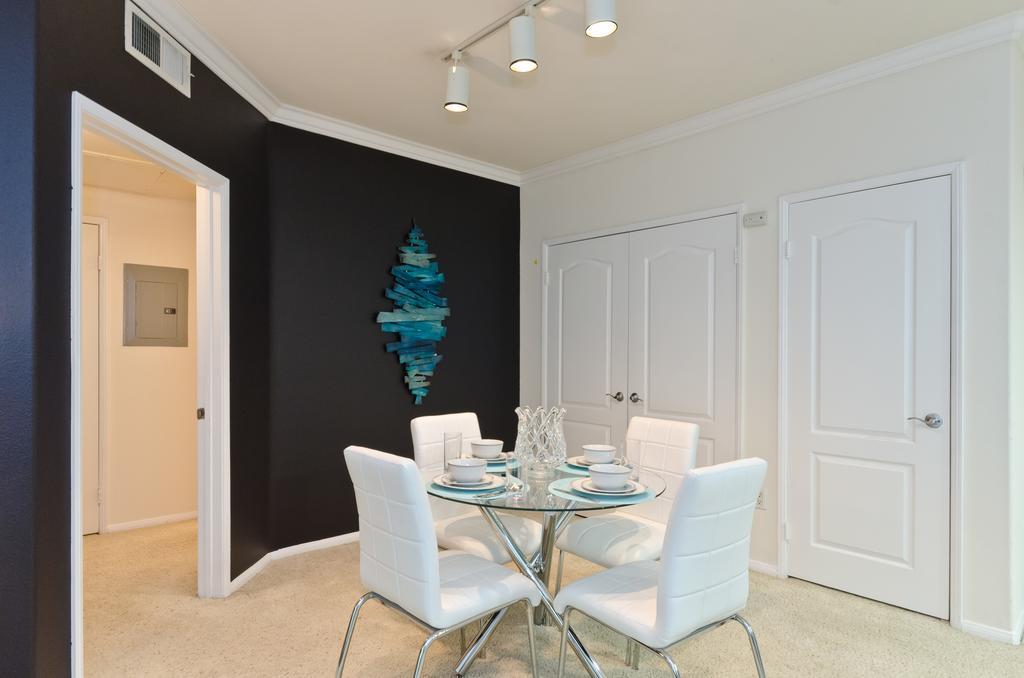 Popular Downtown La Bellagio Apartment *