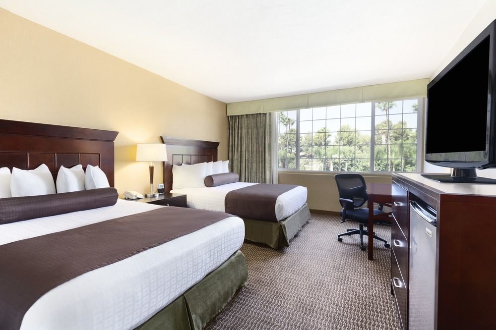 Western Carriage 4* Los Angeles