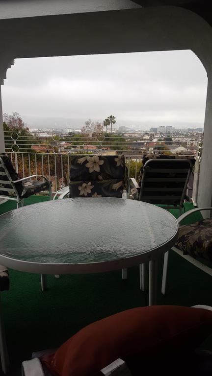 Great Getaway Steps To Bev Hills * Los Angeles