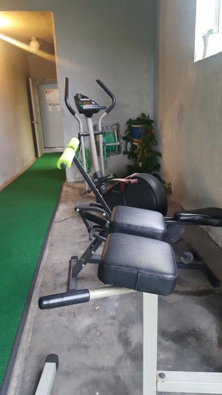 Great Getaway Steps To Bev Hills *