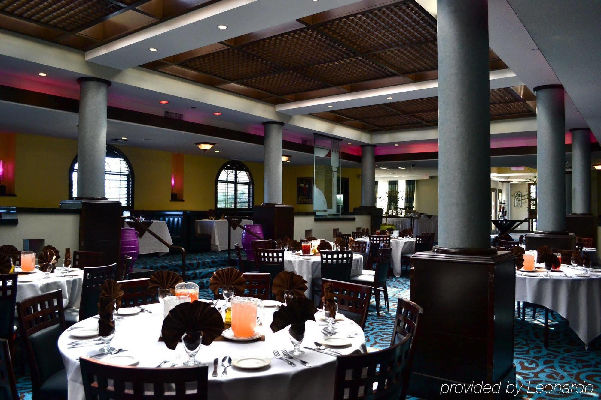Hotel Doubletree By Hilton Chatsworth 3*