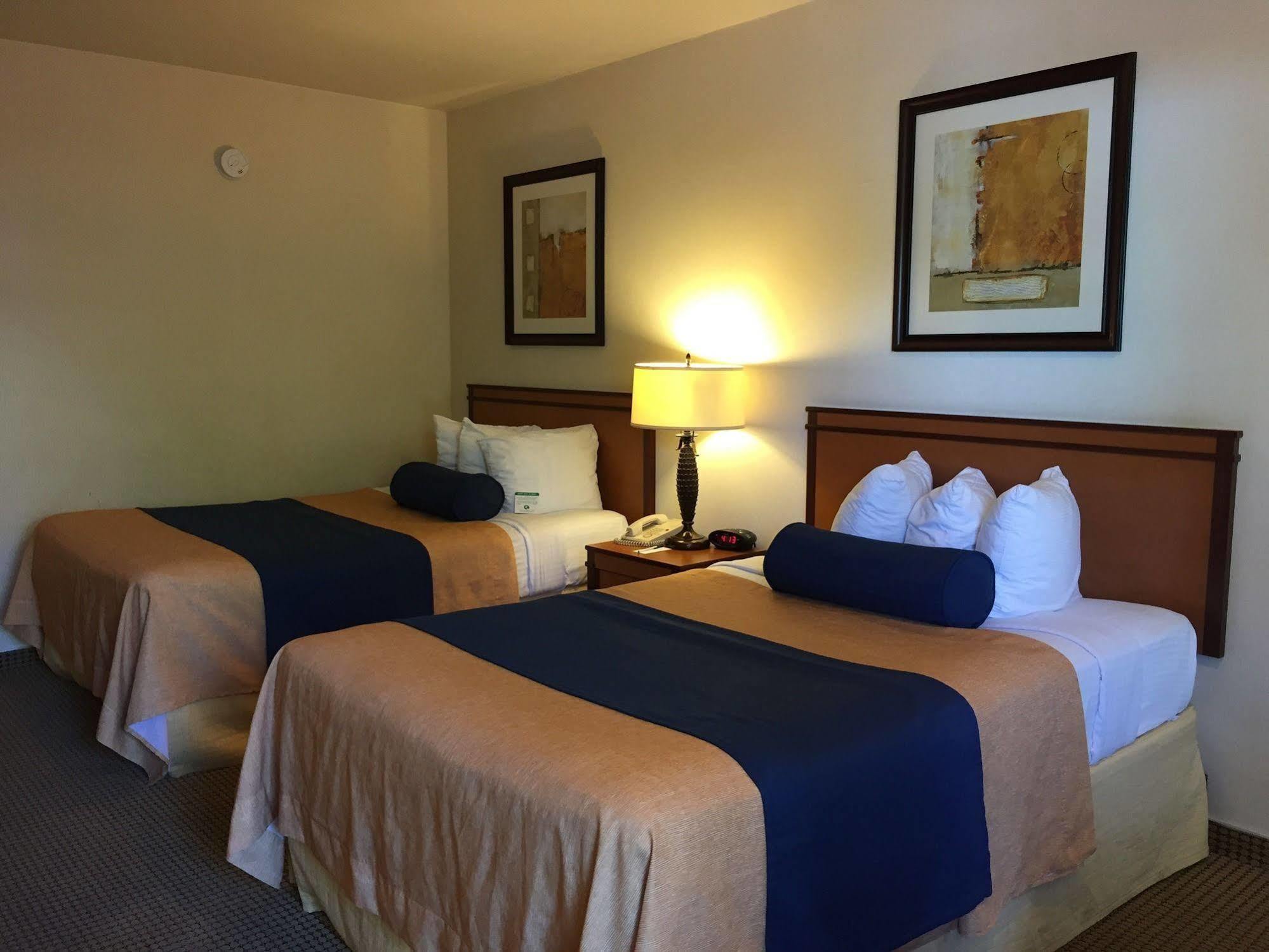 Mikado Hotel 3*