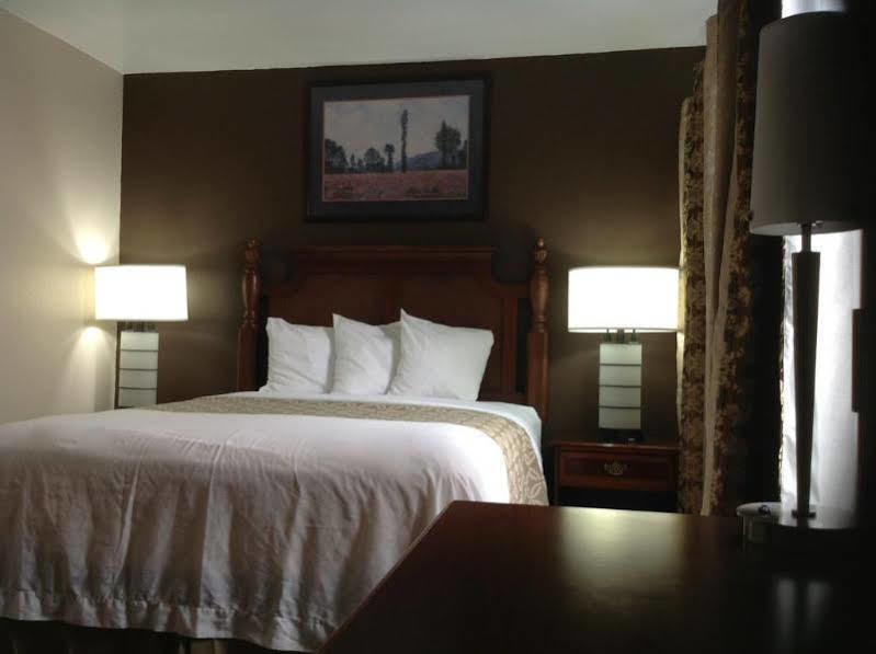 Hotel Knights Angeles / Convention Center Area 2*