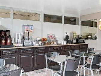 Super 8 By Wyndham Los Angeles-culver City Area Hotel Los Angeles